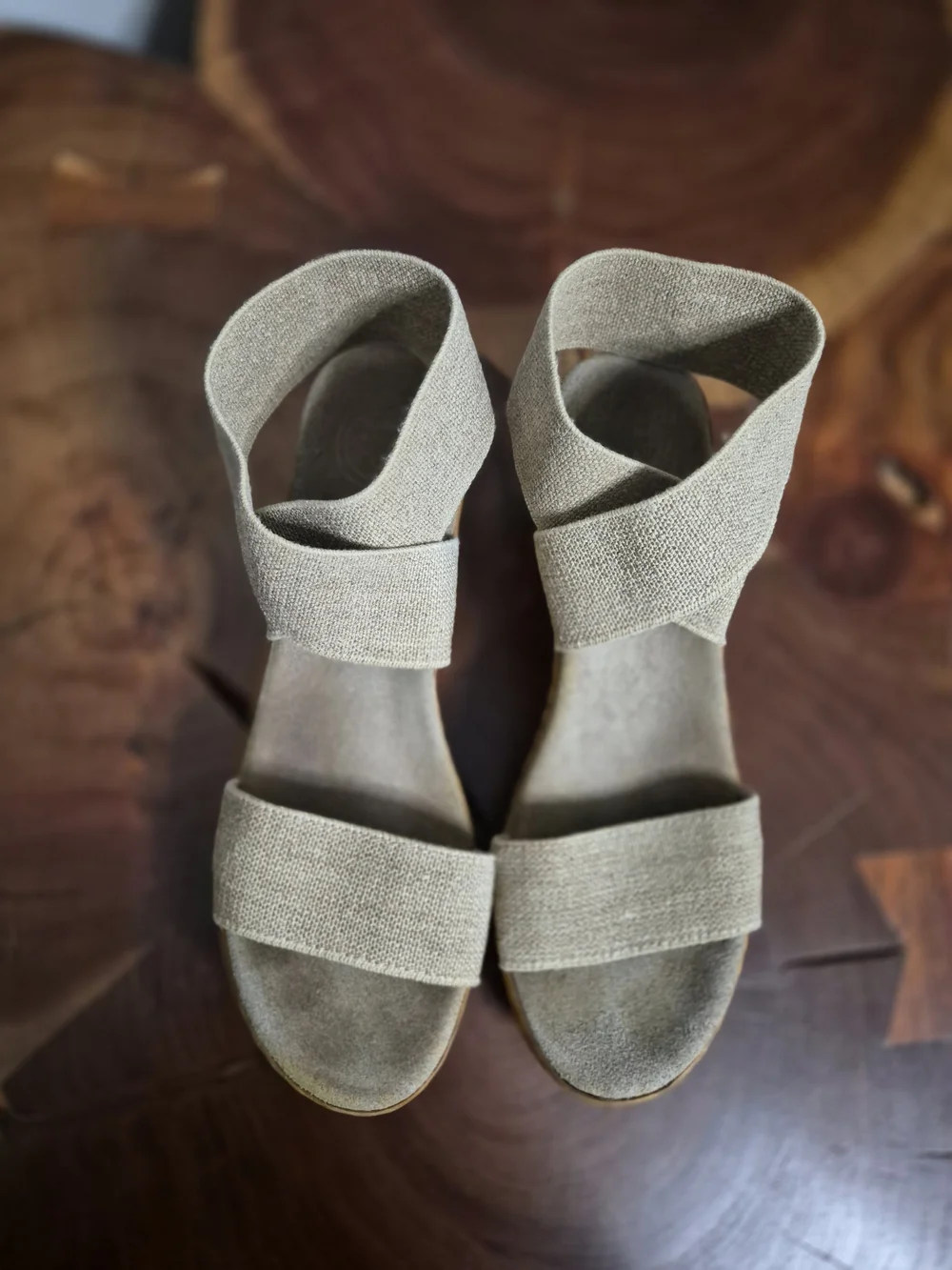 CHARLESTON SHOE CO. Bermuda Wedge Sandal Linen - 8